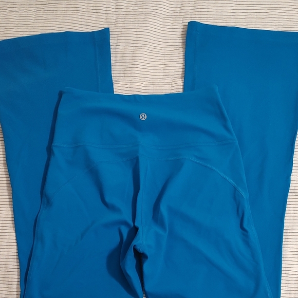 lululemon athletica Pants - Lululemon Athletica Vibrant Blue Leggings